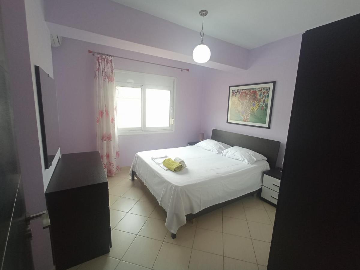 Sunny Apartment Sarandë Buitenkant foto